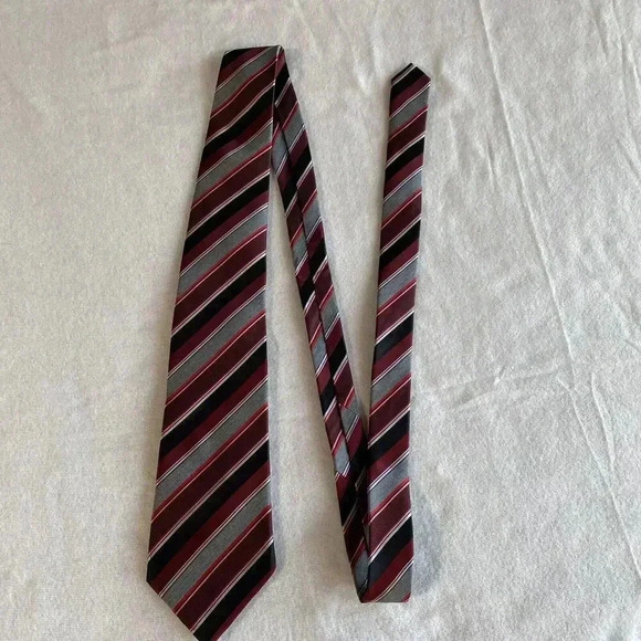 Sean John 100% Silk Men's Neck Tie Red Black Silver Striped Extra Long/Tall - Picture 1 of 5